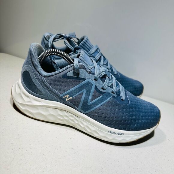 New Balance Fresh Foam Arishi v4, Arctic Grey/Light Arctic Grey size 7 - Picture 2 of 8